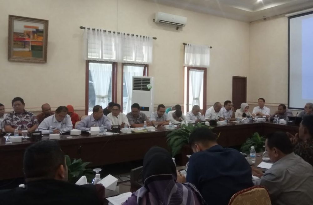 DPRD Provinsi Jambi memanggil Organisasi Perangkat Daerah (OPD) dan perusahaan Kehutanan dan Perkebunan pada hari ini (18/7). 