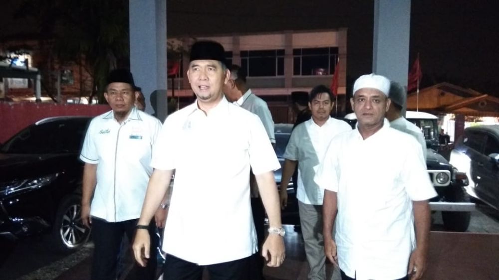Datang Langsung ke PDIP, Sy Fasha Kembalikan Formulir Pendaftaran.

