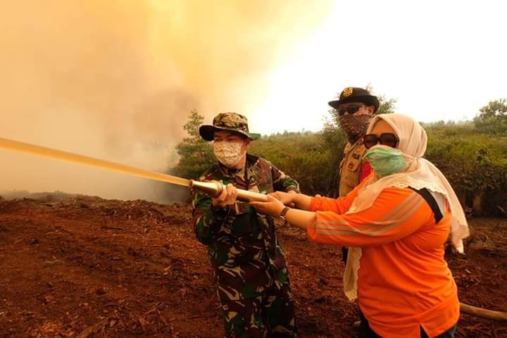 Bupati Muarojambi Hj. Masnah Busro SE.