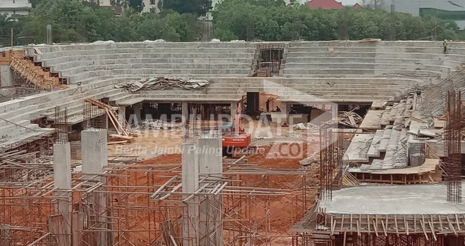 Gedung Auditorium UIN yang pembangunannya mangkrak. Untuk mengungkap kasus ini KPK juga turut dilibatkan.