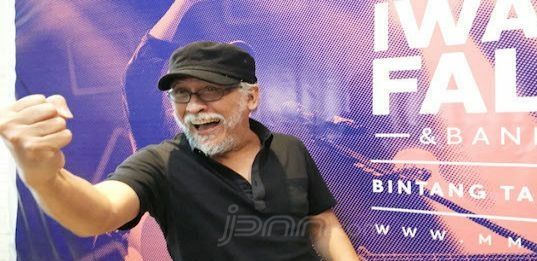 Musikus legendaris Iwan Fals.