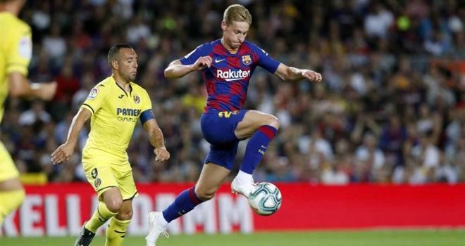 Barcelona menang tipis 2-1 dalam laga lawan Villarreal di Camp Nou, Selasa (24/9). Namun kegembiraan itu dirusak oleh insiden cedera yang kembali dialami Lionel Messi.