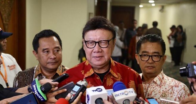 Mendagri Tjahjo Kumolo memberikan gambaran terkait kondisi politik di dalam negeri, kemarin.