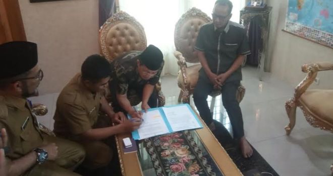 KPU Provinsi Jambi bersama Pemprov Jambi, Senin (30/9), akan melakukan penandatanganan Naskah Perjanjian Hibah Daerah (NPHD) Pilgub Jambi 2020 mendatang.