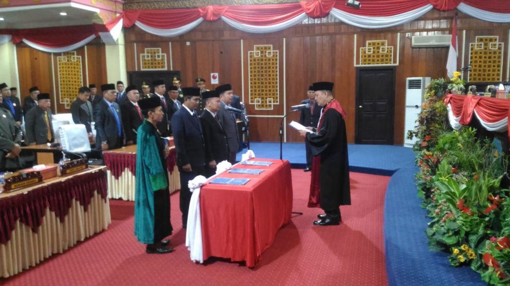 Pimpinan Definitif DPRD Kerinci Periode 2019-2024 Dilantik.


