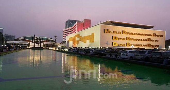 Gedung MPR DPR dan DPD. 