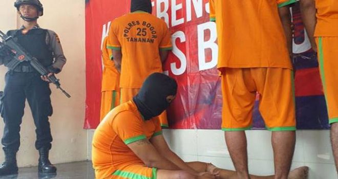 Pelaku pembacokan Intel Polsek Parung saat rilis di Mapolres Bogor,