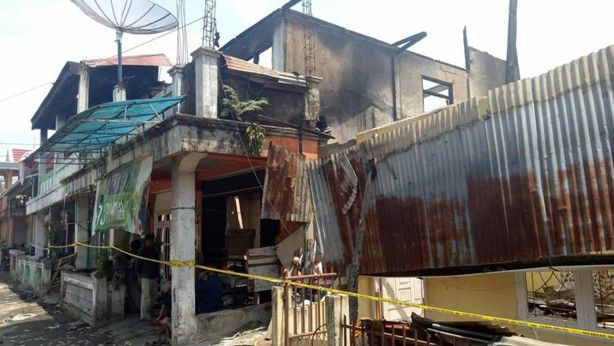 Puing puing sisa kebakaran yang terjadi di Kota Sungai Penuh.