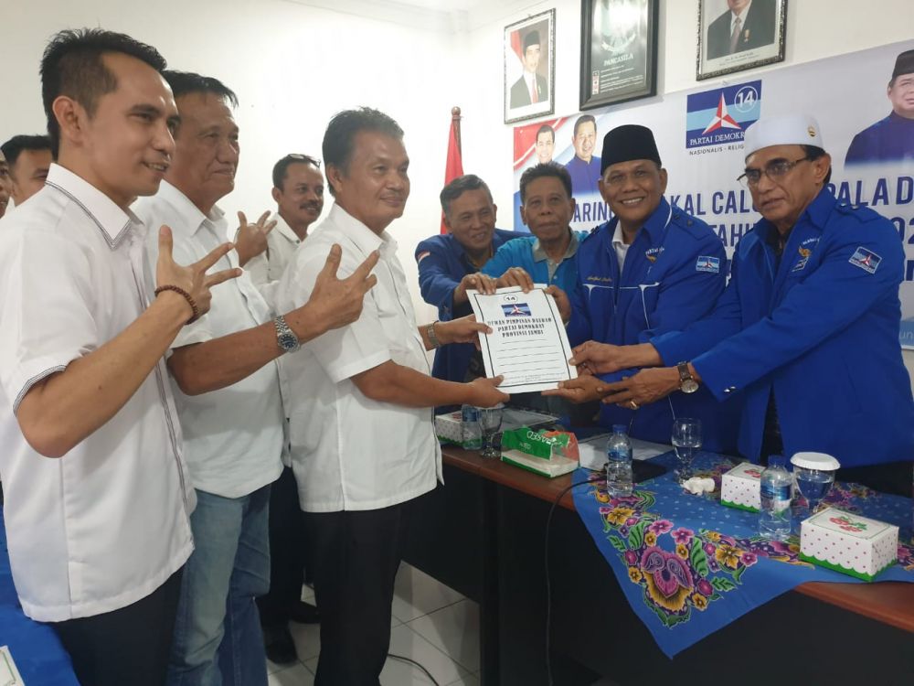 Utus Tim, Al Haris Ambil Formulir Penjaringan di Demokrat.