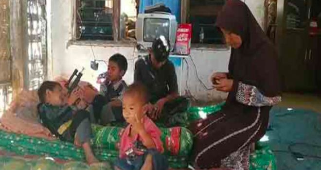 Janda miskin delapan anak.