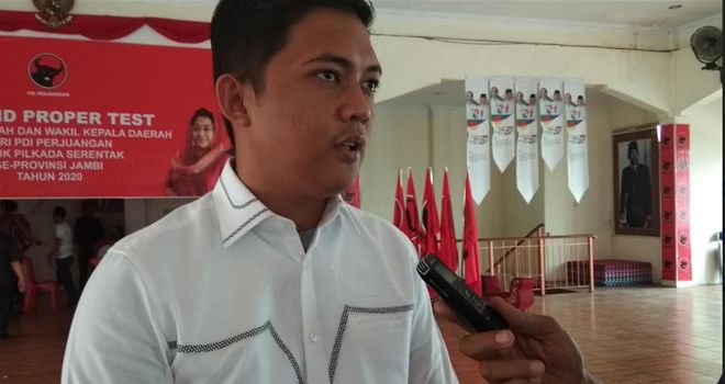 kYuninta Asmara dan Haviz yang berbarengan. Mereka datang untuk mengikuti proses uji kelayakan dan kepatutan yang dilakukan partai berlambang banteng.