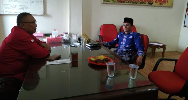 Mahdan mendatangi sekretariat DPD PDI Perjuangan Jambi di bilangan Haji Kamil, Thehok, Kota Jambi.