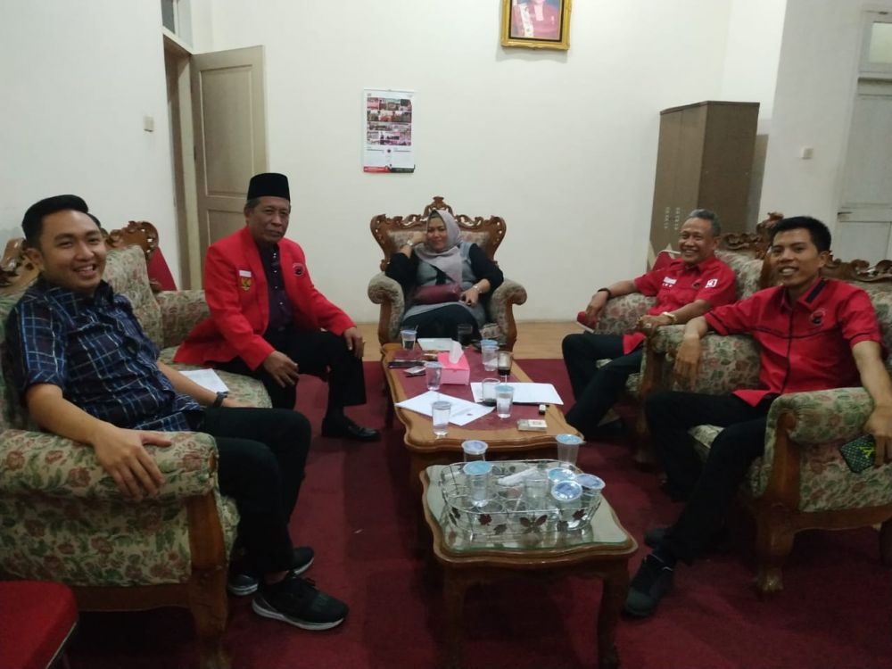 Fikar Azami memenuhi undangan PDI Perjuangan untuk mengikuti uji kelayakan dan kepatutan.