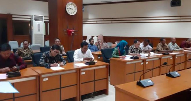 Para pengurus PHK2I di bawah komando Titi Purwaningsih di Kantor BKN.