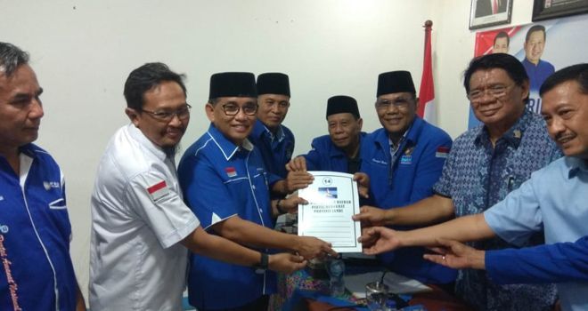 Ketua DPW PAN Provinsi Jambi ini datang langsung dengan dikawal seluruh pengurus PAN ke Demokrat. 