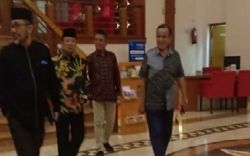 Pertemuan Parpol pengusung minus NasDem itu digelar di Hotel Abadi Suite, Selasa malam (15/10).