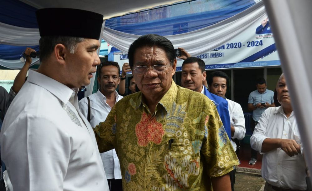 Sy Fasha bersama Burhanuddin Mahir.