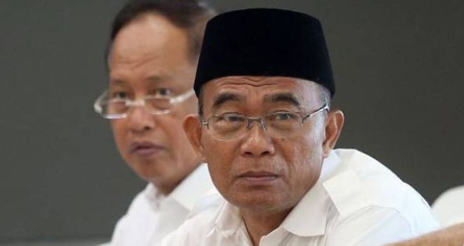 Mendikbud Muhadjir Effendy bicara soal gaji guru honorer. 
