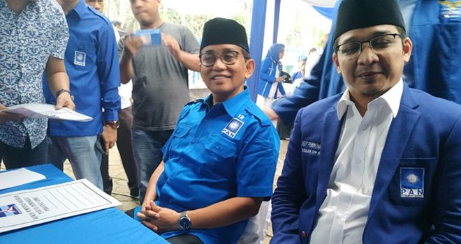 Jika sebelumnya, Bakri hanya di dampingi kader, kali ini Ketua DPW PAN Provinsi Jambi ini memboyong Wakil Walikota Palu, Sigit Purnomo Syamsuddin Said alias Pasha Ungu.