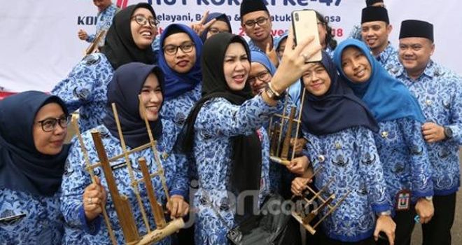 Pendaftaran CPNS 2019 dibuka November, tahun 2020 ada lagi. Peluang menjadi PNS makin besar. 