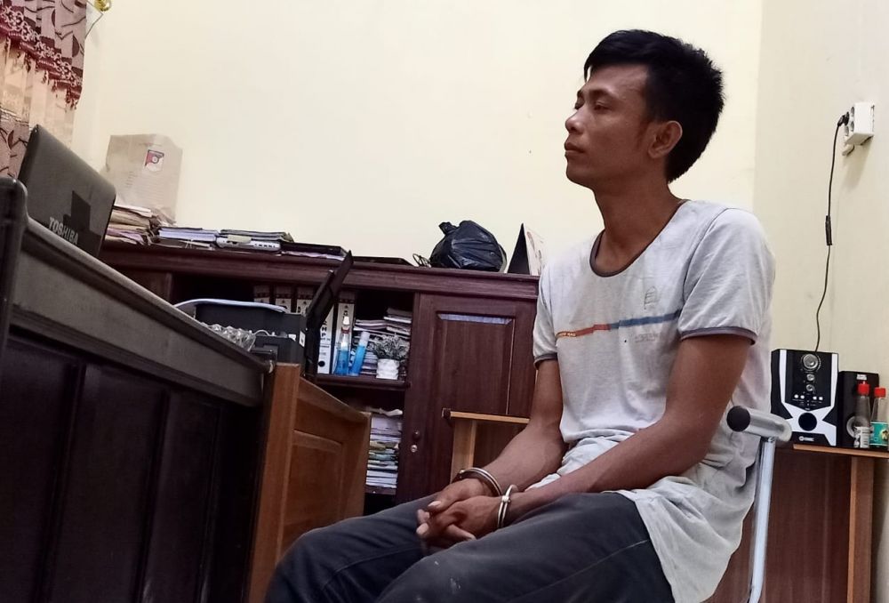  Andri Yamel alias Aan (30) Warga Desa Teluk Kepayang Pulau Indah, Kecamatan VII Koto Ilir, Selasa (22/10) kemarin diringkus Satreskrim Polres Tebo.