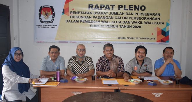 Rapat pleno penetapan syarat jumlah dan persebaran dukungan pasangan calon perseorangan dalam pemilihan Walikota dan Wakil Walikota Sungai Penuh Tahun 2020.