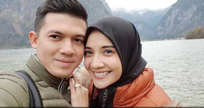 Irwansyah & Zaskia Sungkar.