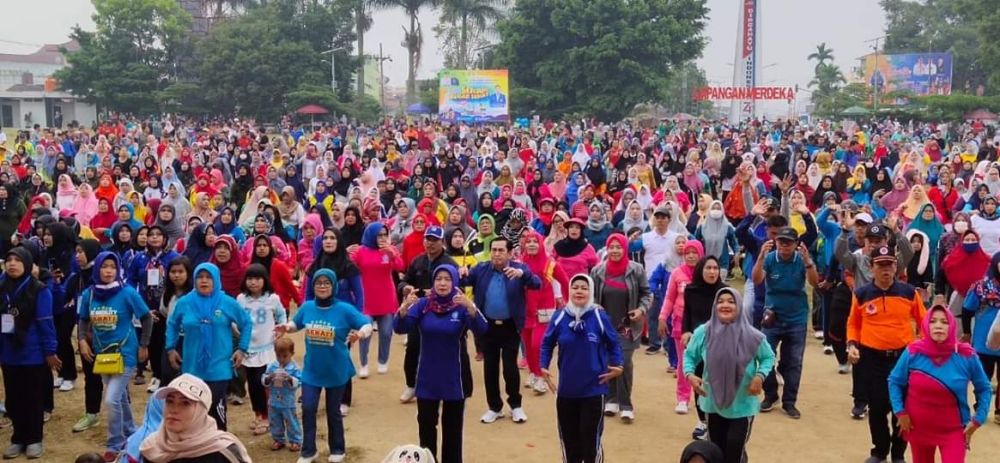 Semarak Senam Bugar Sehat, Songsong HUT Kota dan Sumpah Pemuda.

