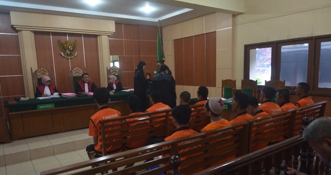 Kasus kriminal yang dilakukan oleh kelompok SMB terus bergulir di Pengadilan Negeri Jambi, Senin (28/10) kemarin sidang dilanjutkan dengan mendengarkan keterangan saksi.