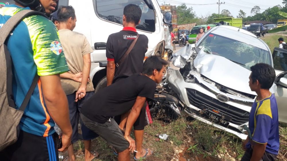 Kecelakaan lalulintas yang menyebabkan korban meninggal dunia kembali terjadi di wilayah hukum polres Batanghari, tepatnya di RT 11 Desa Simpang Terusan, Kecamatan Muarabulian.