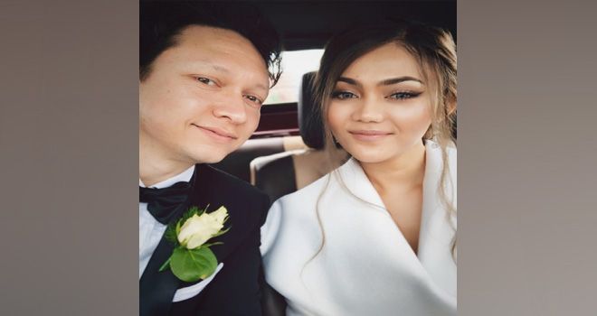 Rina Nose dan Suami. 