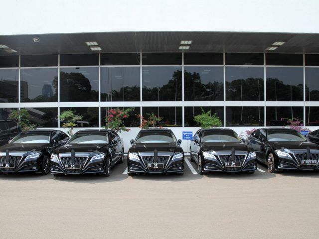 Mobil Dinas Pimpinan DPR dan MPR jenis Mobil Sebanyak 19 pimpinan DPR, MPR dan DPD mendapat fasilitas mobil dinas baru. Setiap unitnya seharga Rp 1,45 M.