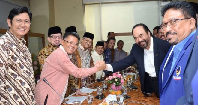 Surya Paloh dan Sohibul Iman menandatangani sejumlah kesepakatan usai menggelar pertemuan tertutup di Kantor DPP PKS, Rabu (30/10/2019). 