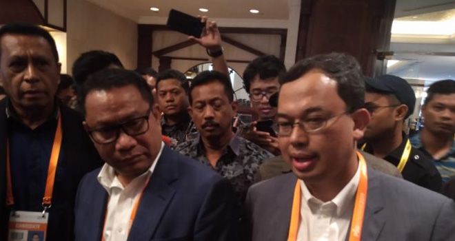 Fary Djemi Francis dan Vijaya Fitriyasa saat diwawancarai setelah terusir dari ruangan Kongres Luar Biasa 2019.