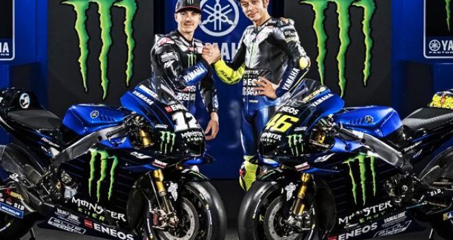 Maverick Vinales dan Valentino Rossi mejeng bersama motor terbaru mereka, Yamaha YZR-M1 2019.