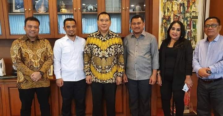 Mashuri saat Ketemu Tommy Suharto.
