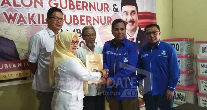 H. Bakri,  mengutus jajaran pengurus DPW PAN Jambi menyambangi DPD Partai Gerindra Provinsi Jambi untuk mengambil formulir pendaftaran penjaringan,Selasa (5/11).