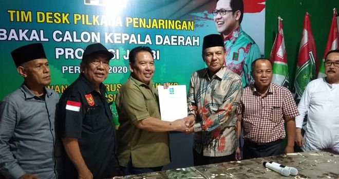 Kedatangan Usman Ermulan di partai sebutan Muhaimin Iskandar, Rabu (6/11), disambut oleh Sekretaris DPW PKB Provinsi Jambi Tadjuddin Hasan beserta jajaran tim penjaringan.
