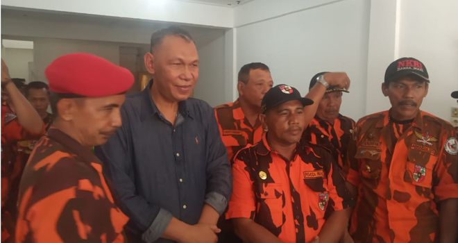 Jefri yang datang bersama rombongan ke Sekretariat Fasha Center, di kawasan Thehok, Kota Jambi.