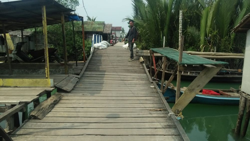 Warga Minta Jembatan Teluk Majelis Tahun Depan Dibangun Permanen.

