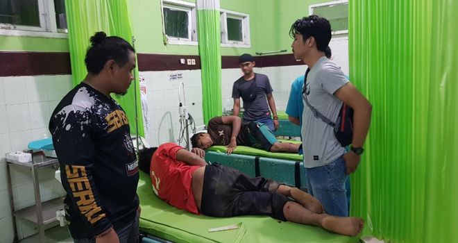 Dua dari tiga pelaku pembunuhan tukang ojek terpaksa dilumpuhkan dengan timah panas karena berusaha melarikan diri saat akan diamankan.

