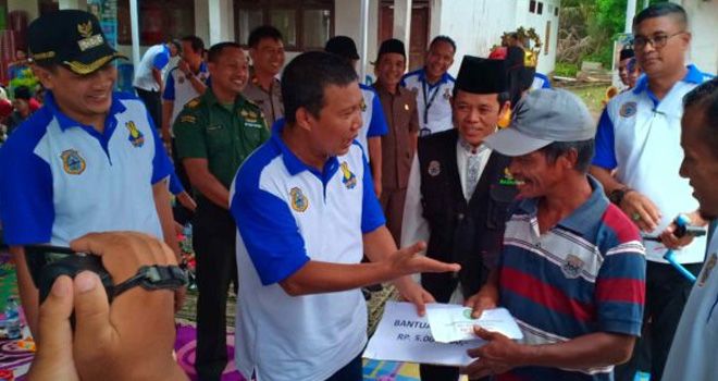 Bupati Tanjabtim Resmikan Rumah Data Dan Jembatan Dikampung KB.