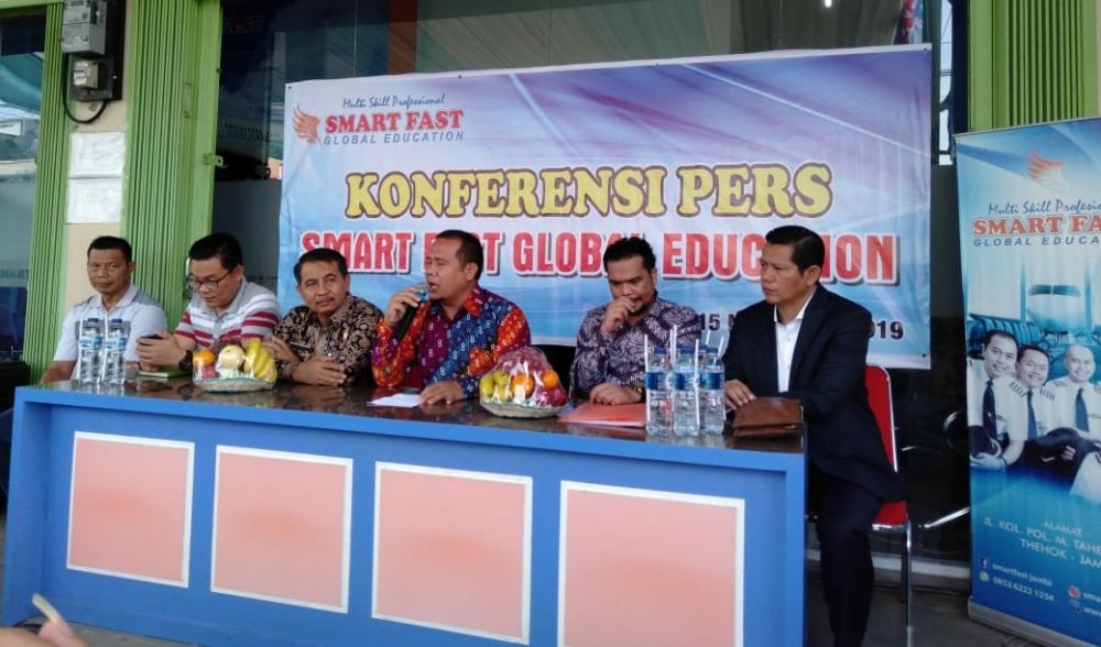 Jumpa pers, Jumat (15/11).