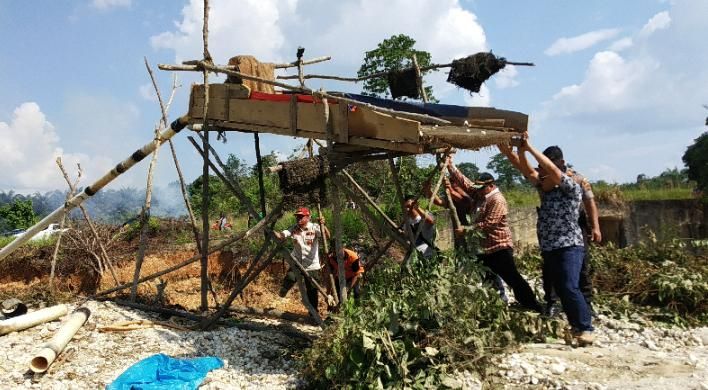 Sidak Ketua DPRD ke Lokasi PETI, Bakar 2 Alat Dompeng.
