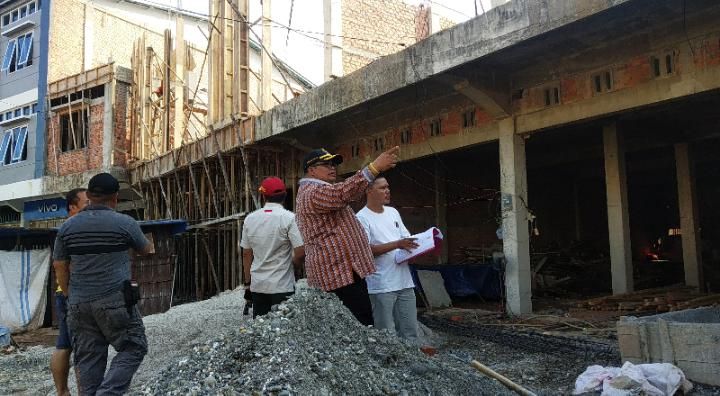 Sidak di lokasi pembangunan ruko yang disinyalir kental dengan masalah pada Sabtu sore (16/10/2019).