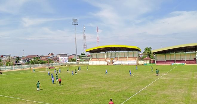 pertandingan pada hari kedua pra Porprov Jambi lapangan Persitaj Kabupaten Tanjung Jabung Barat baru saja dimulai.

