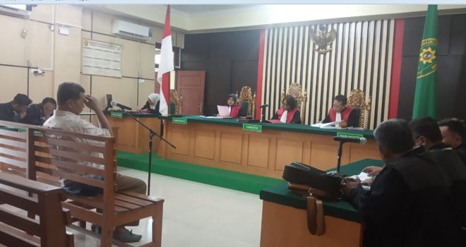 Sidang pembacaan eksepsi M Tahir Rahman atas dakwaan JPU (20/11) kemarin.