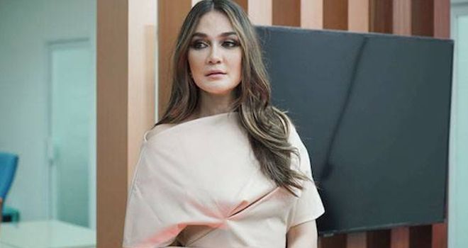 Luna Maya. 