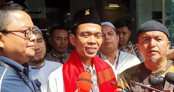 Ustaz Abdul Somad di Gedung Merah Putih KPK, Kuningan, Jakarta, Selasa (19/11). Kedatangannya dalam rangka kegiatan tausiyah bersama jajaran dan pegawai KPK. 