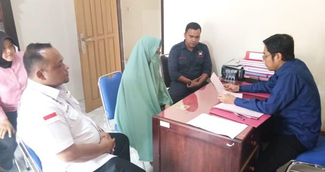 Tersangka kasus korupsi Dana BOS di SMAN 13 Tebo dilipahkan ke JPU Kejari Tebo.
